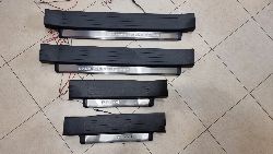 Внутрисалонные пороги с подсветкой LC150 (черные)