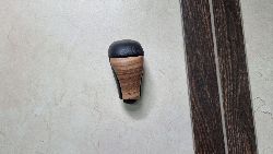 Ручка КПП светлое дерево и черная кожа