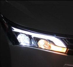 Фары линзовые на corolla 2013 с ходовыми огнями