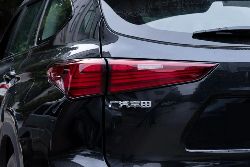 Фонари диодные Highlander 2020 стиль Lexus, красные