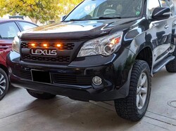 Решетка радиатора GX460 с габаритными огнями