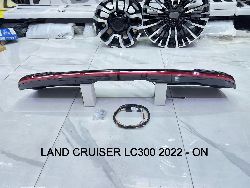 Спойлер LC300 с динамическим поворотником, черный