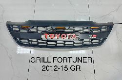 Решетка радиатора Fortuner стиль GR