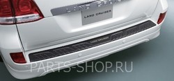Накладка на задний бампер LC200 (поставляется в цвет авто)