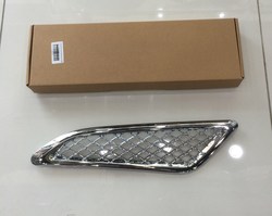 Накладки на передние крылья Nissan Patrol 2010- (2 вида)