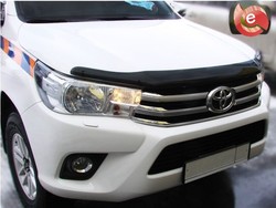 Дефлектор капота Hilux 2015