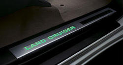 Накладки на пороги Toyota Land Cruiser 200