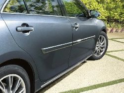Молдинги на двери Camry V50 (поставляются в цвет авто)