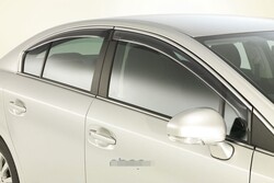 Ветровики оригинальные Avensis для универсала