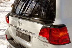 Накладки, реснички на задние фонари land cruiser 200