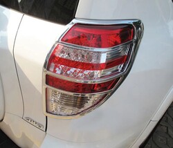 Накладки на задние фонари на RAV4 06-12