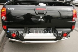 Защита заднего бампера l200